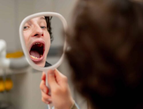 La boca, espejo de la salud: señales dentales de enfermedades generales.